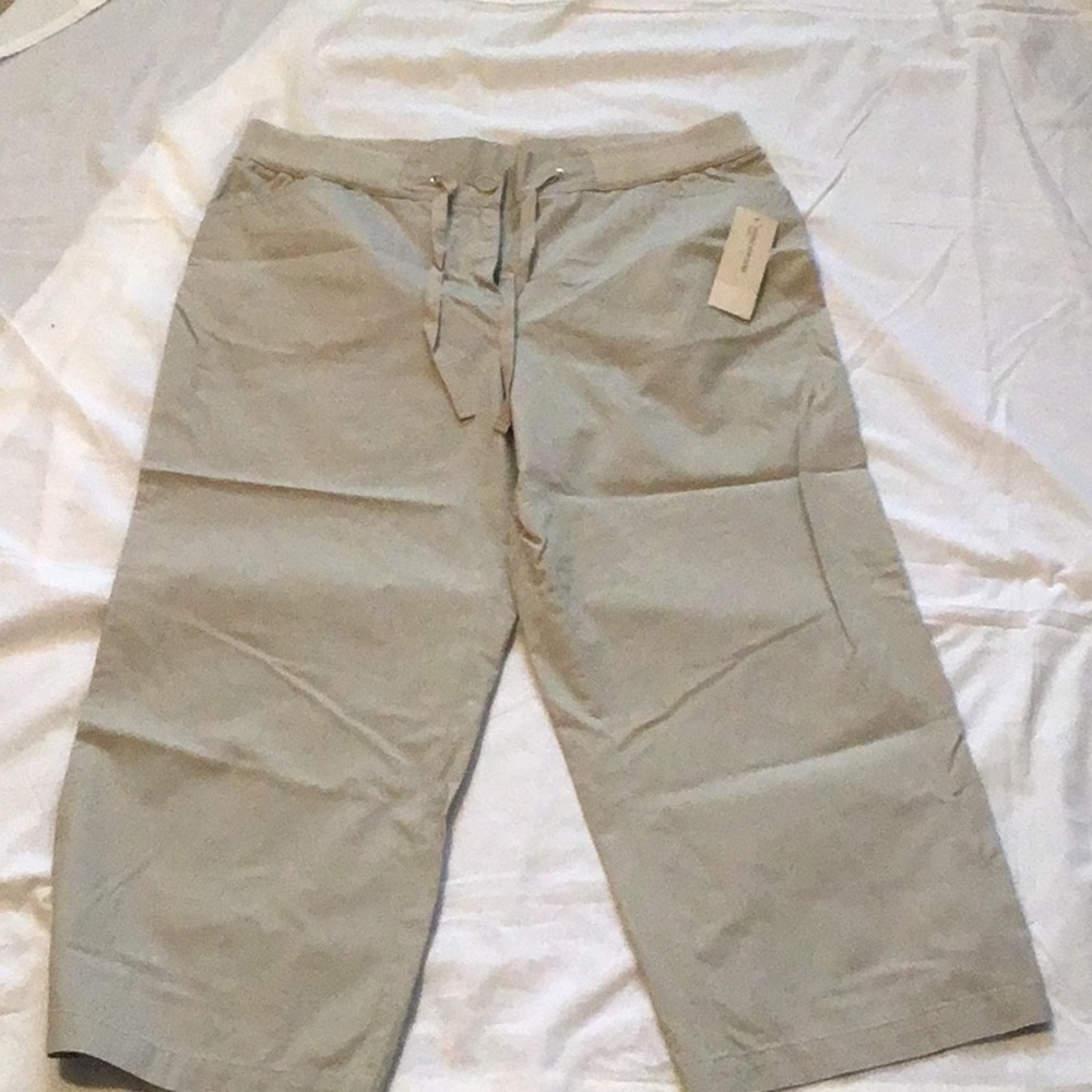 Jones New York capris NWT